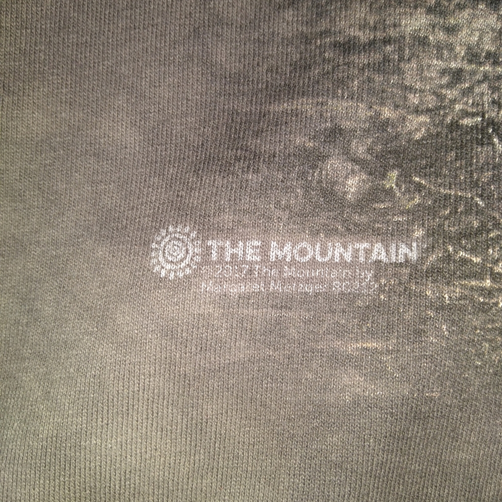 RARE* The Mountain wolf Tshirt Sz XL - Picture 3 of 7